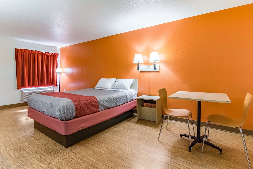 Motel6 Raleigh, NC Cary 26/54