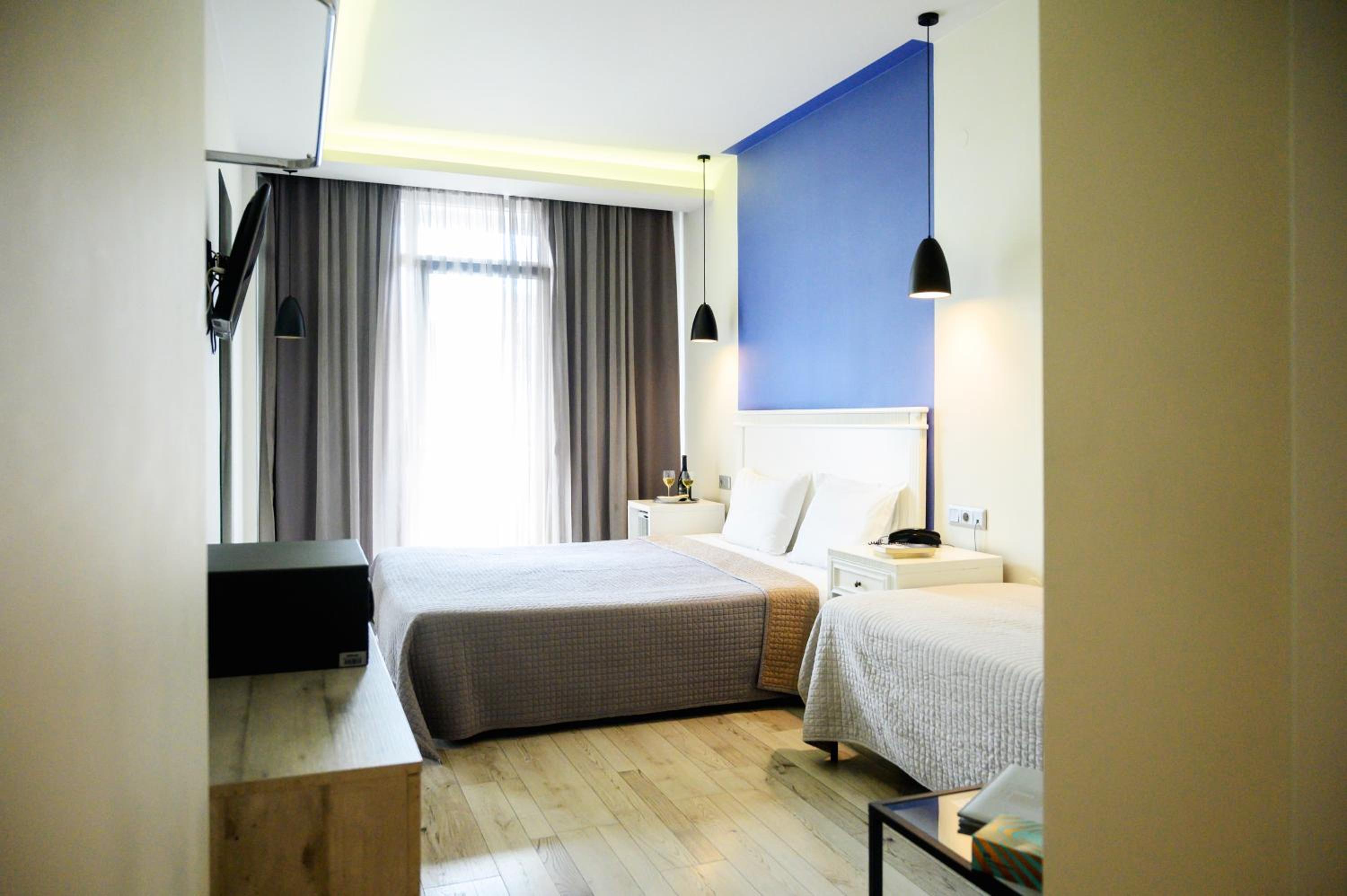 ROOM, TRIPLE