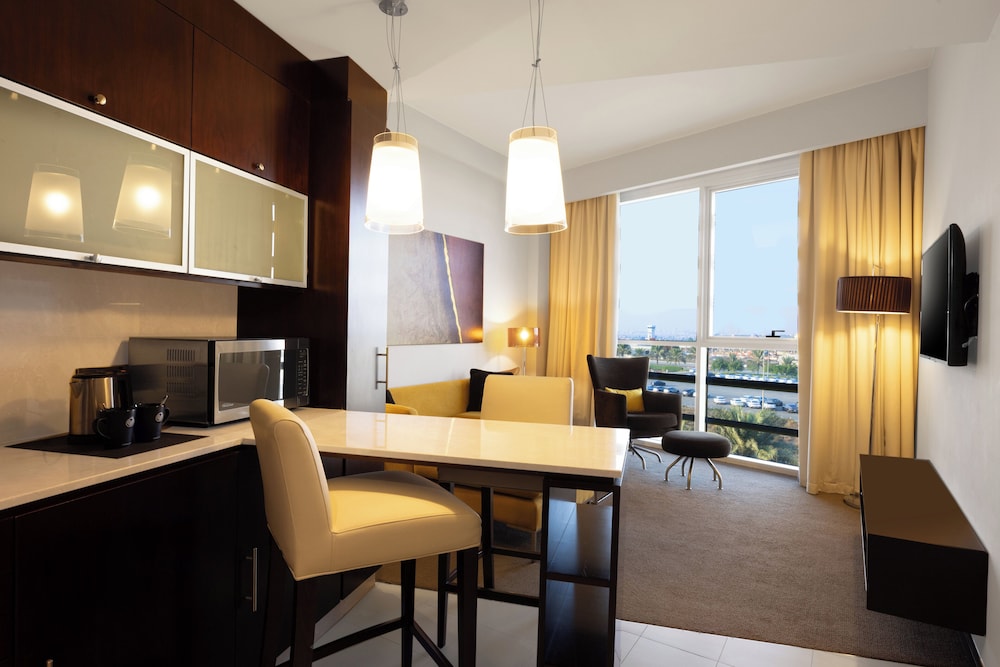 Centro Sharjah Rotana 40/50