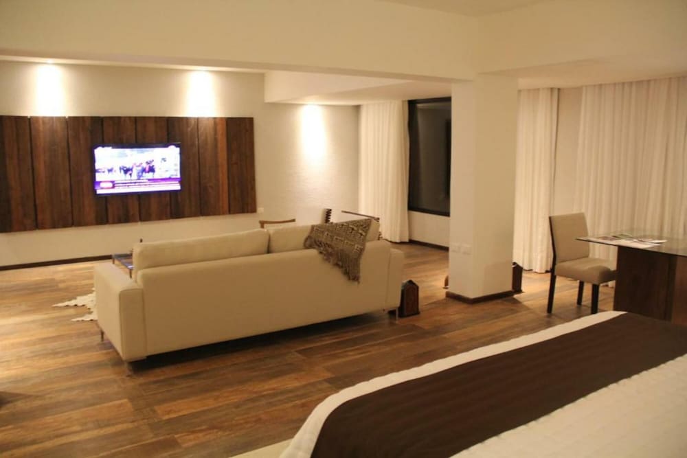 Yacht & Golf Club Paraguayo, a Tribute Portfolio Resort 42/68