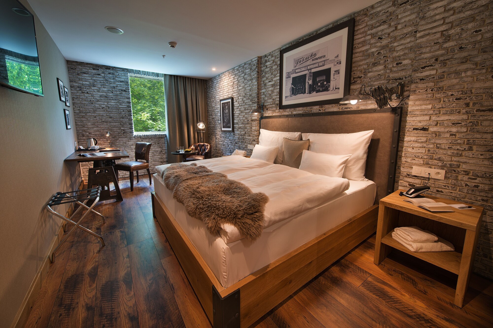 PREMIUM, KING BED