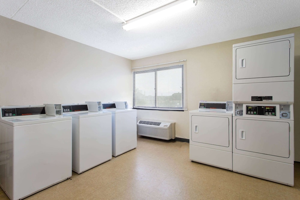 Days Inn by Wyndham Absecon Atlantic City Area 23/39