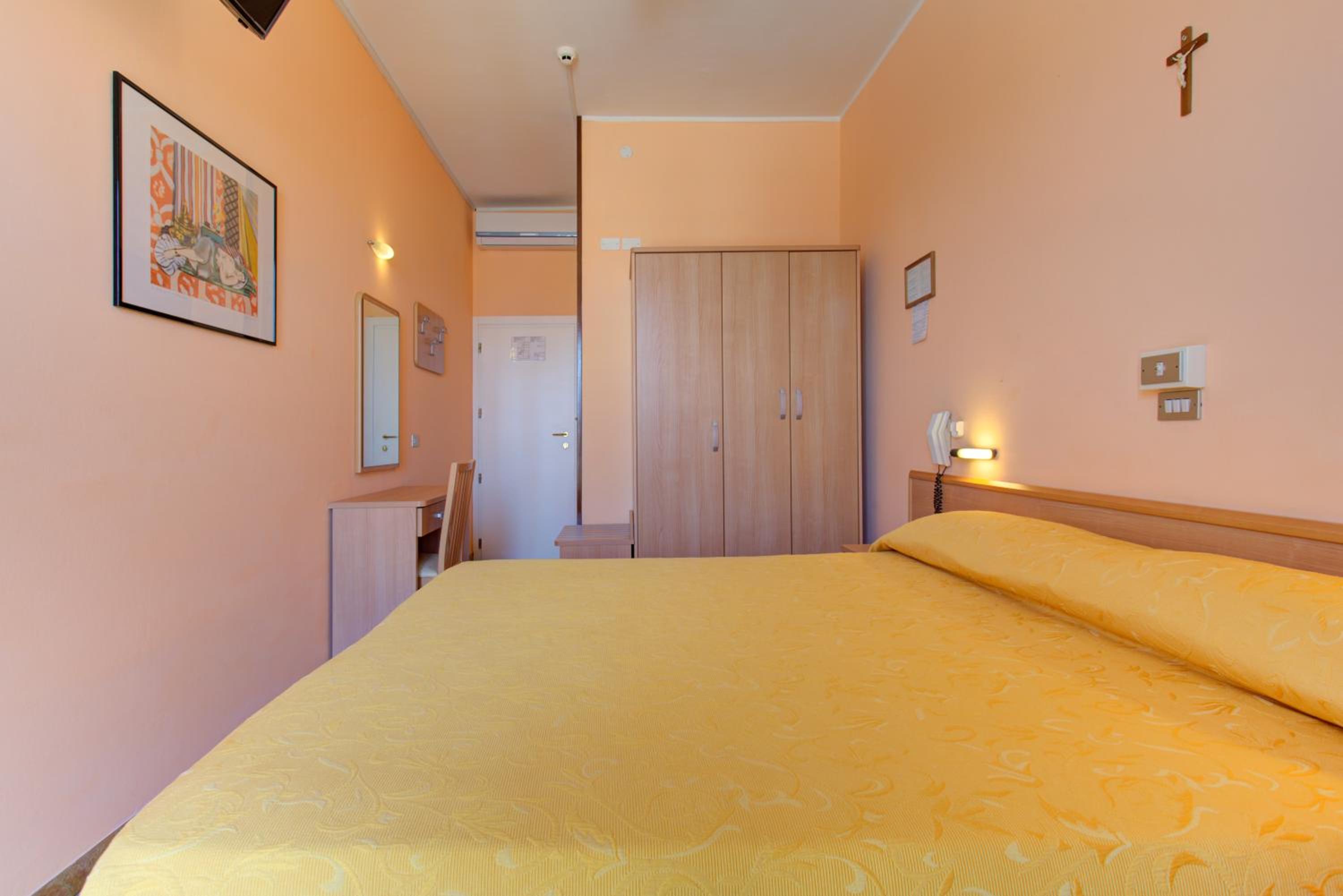 Hotel Nella 9/50