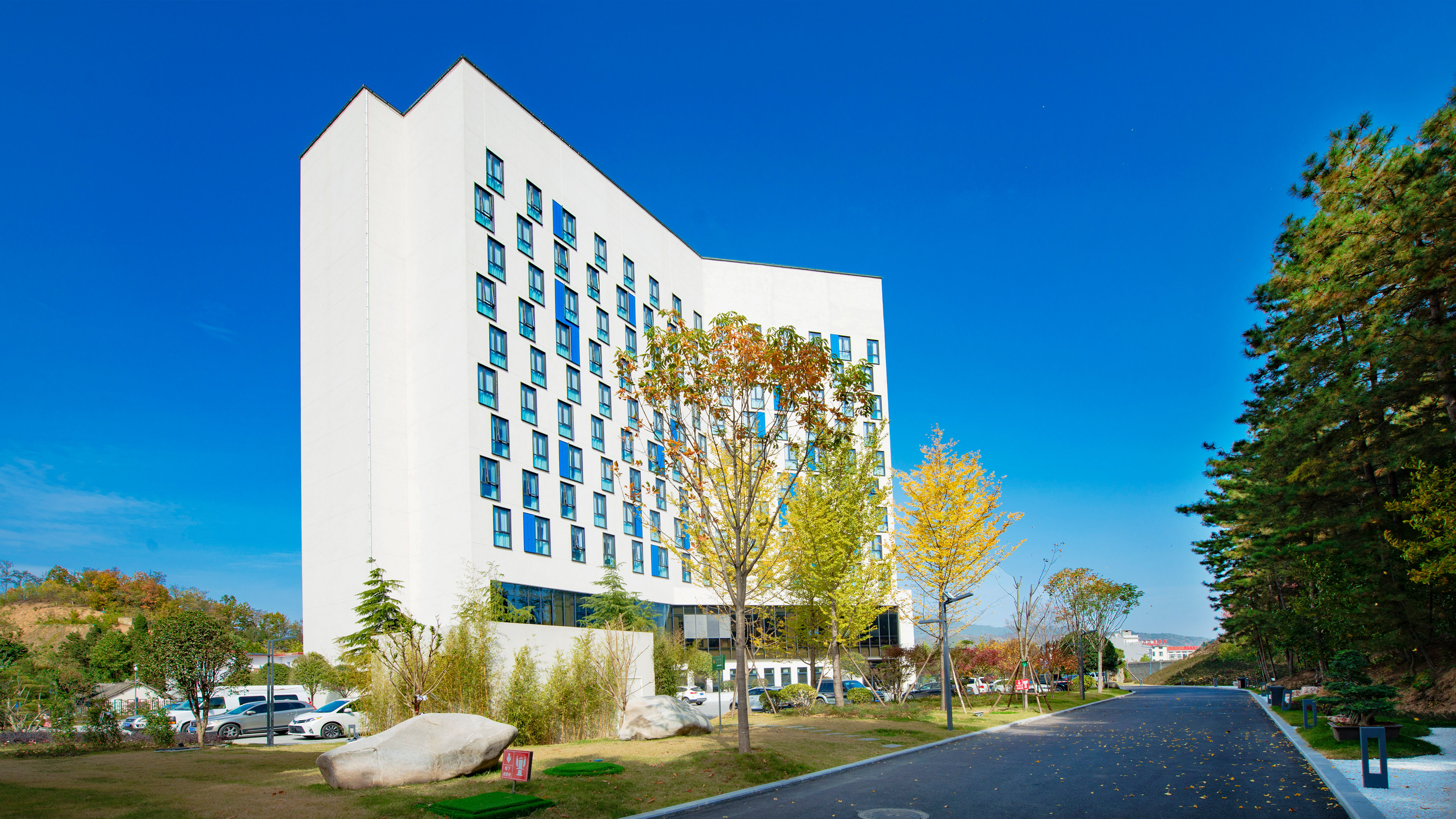 Holiday Inn Express Luanchuan 3/27