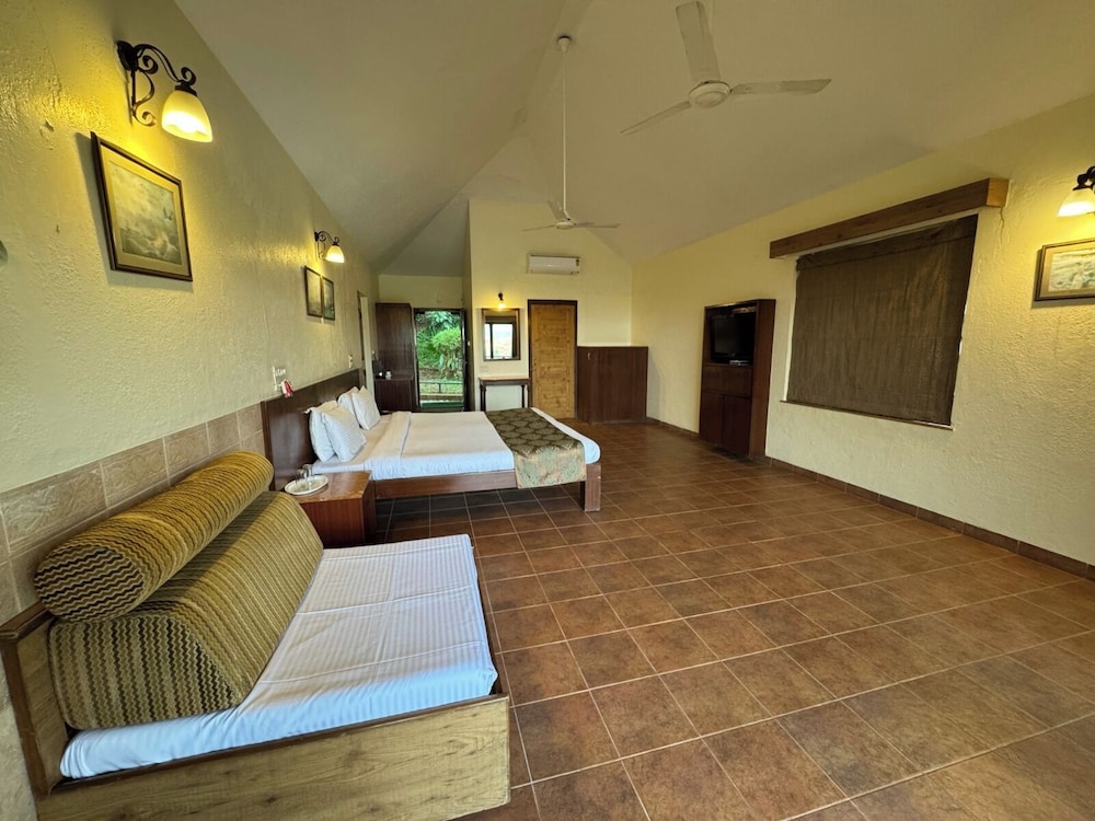 The Upper Deck Resort 13/50
