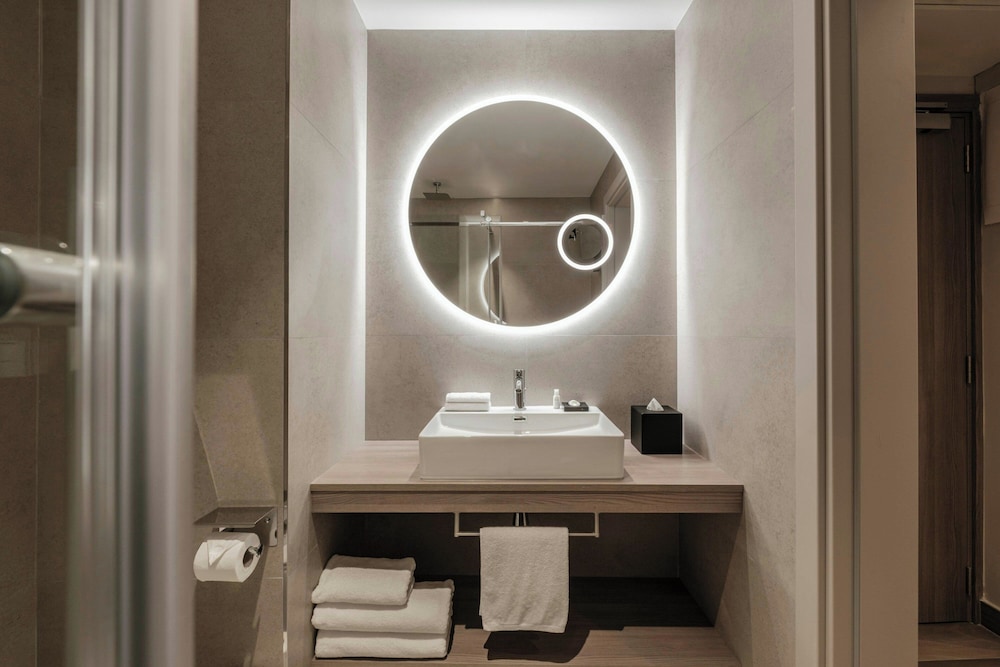 Courtyard by Marriott Sliema 50/50