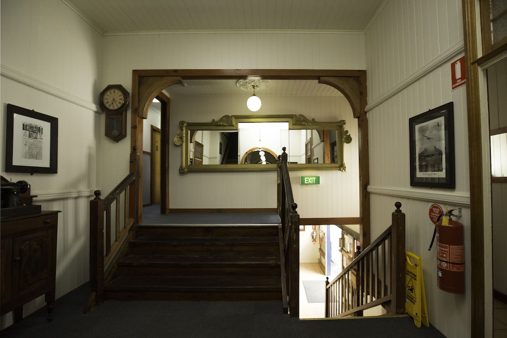 BRISBANE MANOR HOTEL 14/60