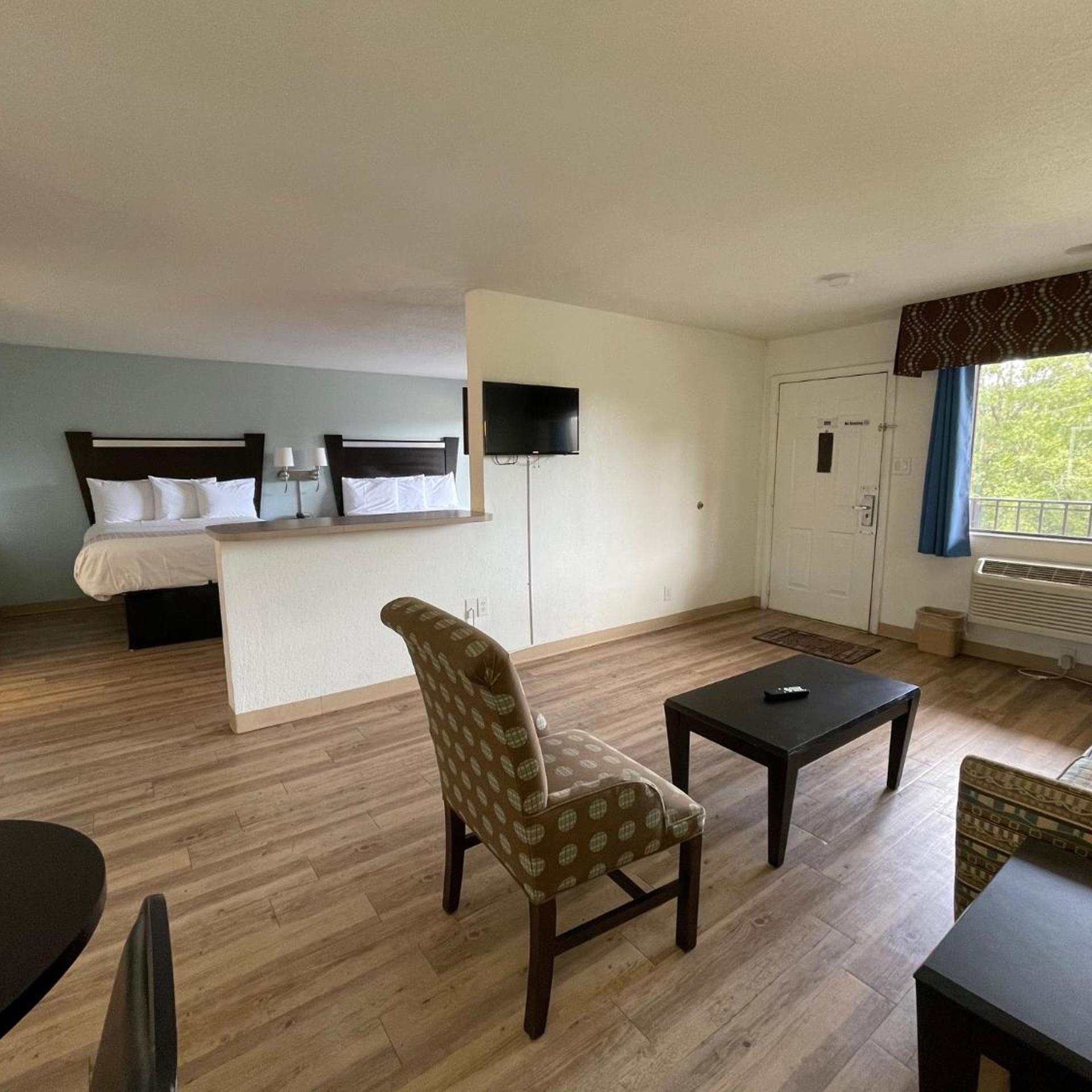 Tricove Inn and Suites 30/36