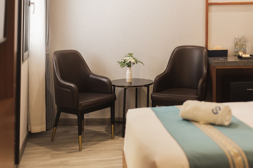 Thapae Twins Hotel 23/50