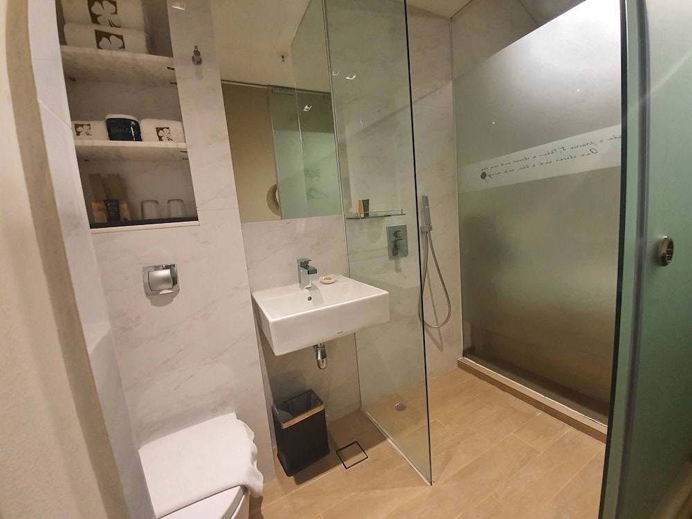 Hotel Clover 769 North Bridge Road Singapore 66/69