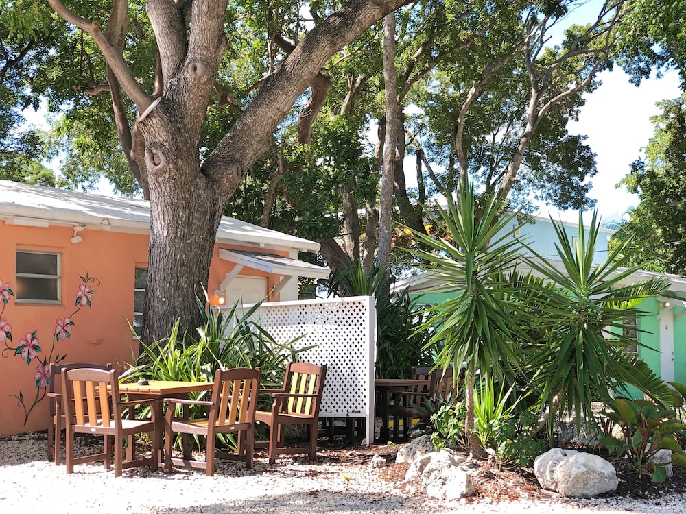 The Pelican Key Largo Cottages 5/76