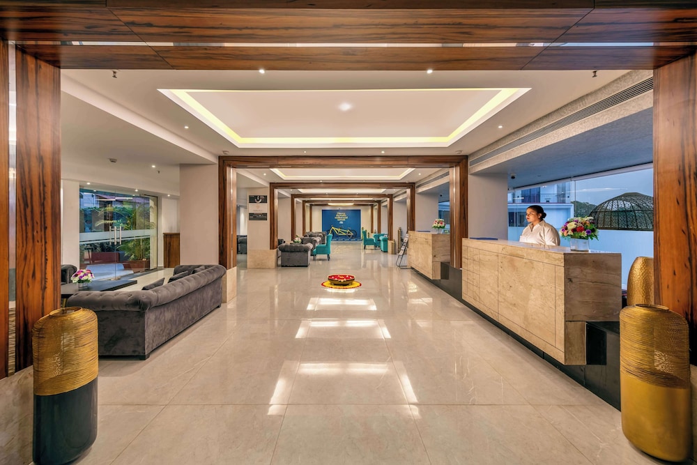 Golden Tulip Candolim Goa 13/77