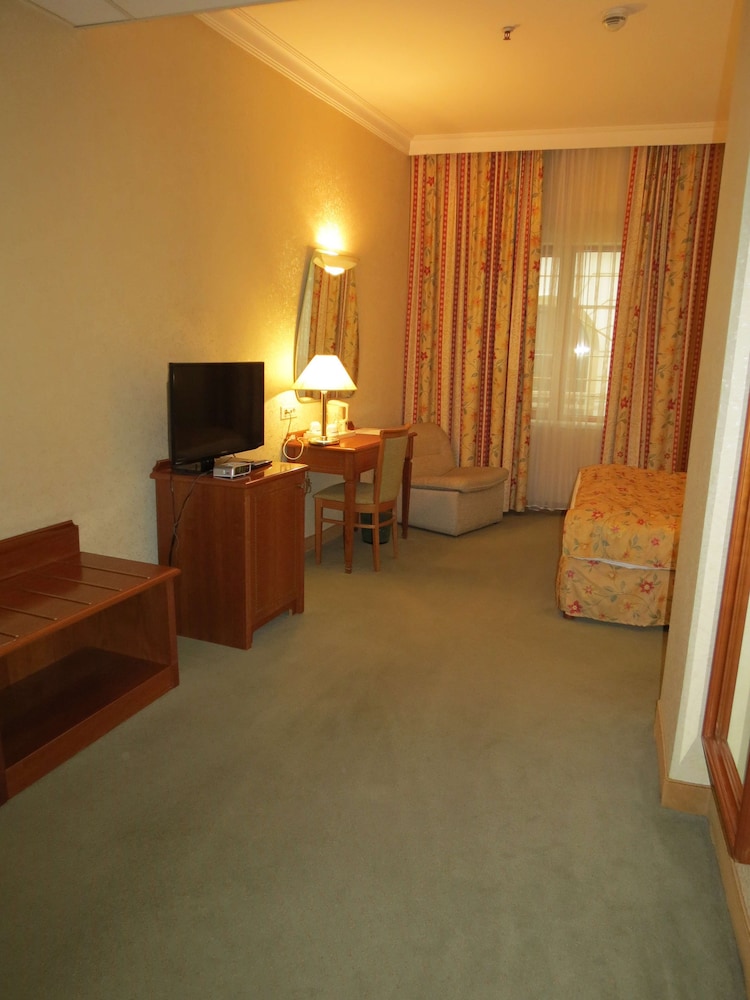 Hotel Turist 18/38