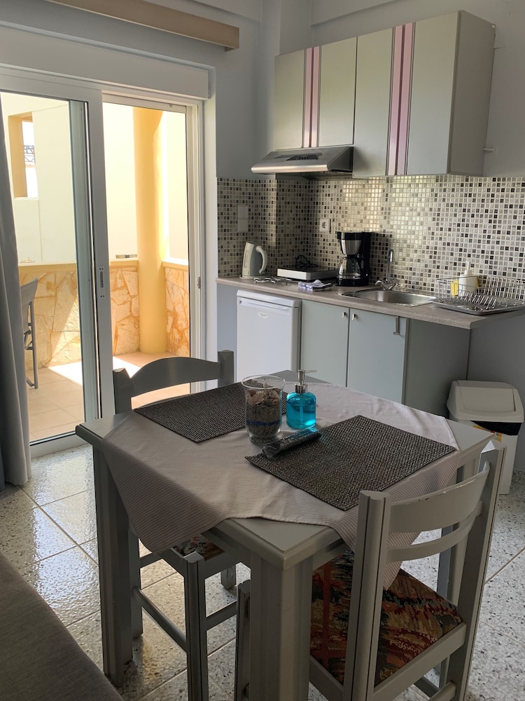Ermis Suites 35/51