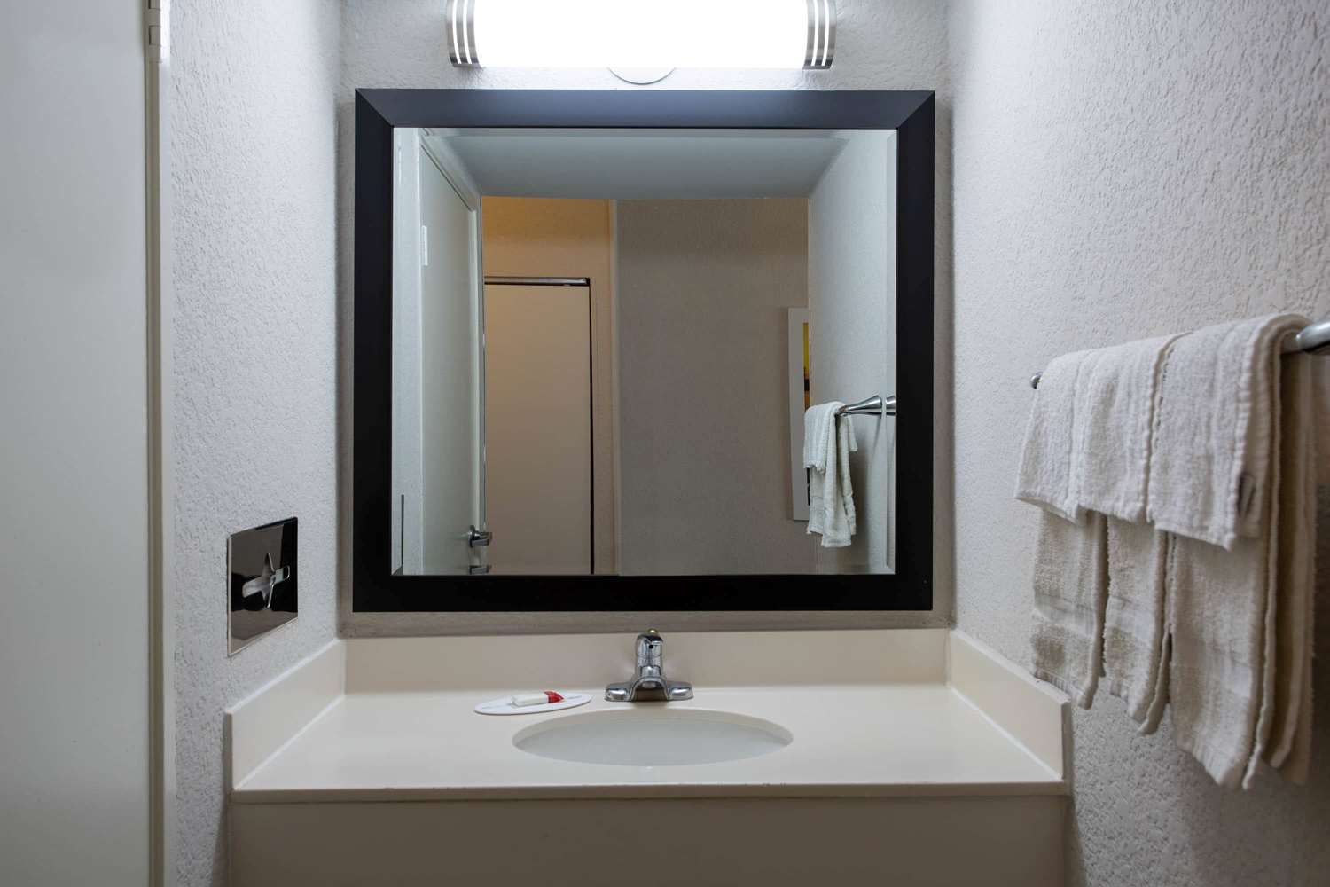 Days Inn by Wyndham Absecon Atlantic City Area 38/39