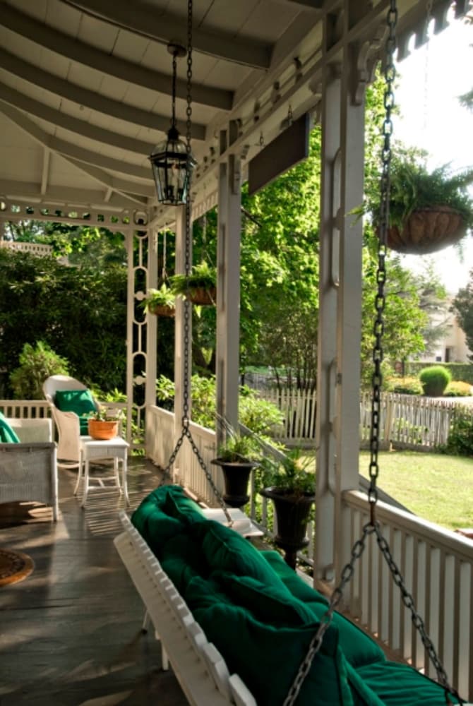 Marshall Slocum Inn 42/44
