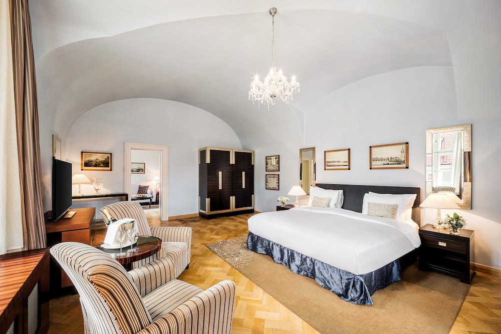 Heritage, Suite, King Bed