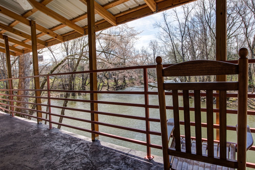 River Bend Inn 25/50