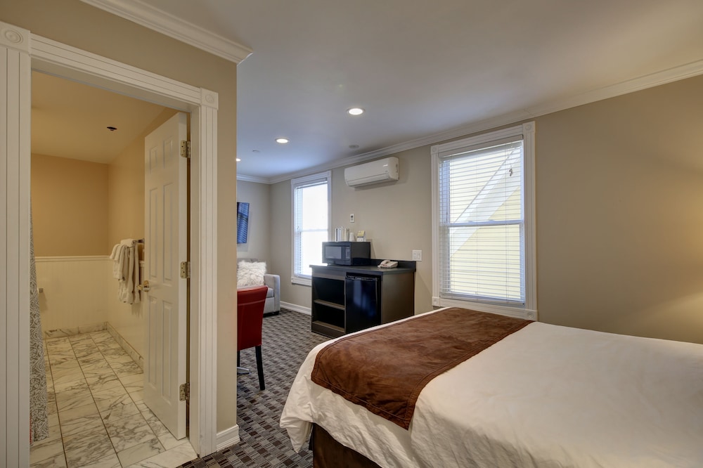 Glenmore Plaza Hotel 14/59