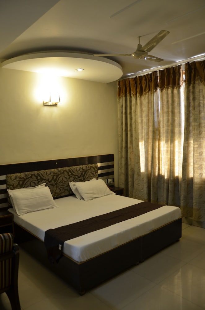 Hotel Citi Heights 20/41