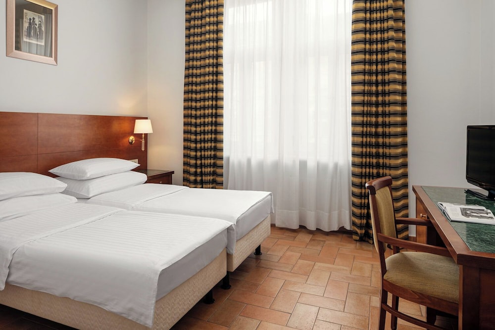 HOTEL GALILEO 11/50