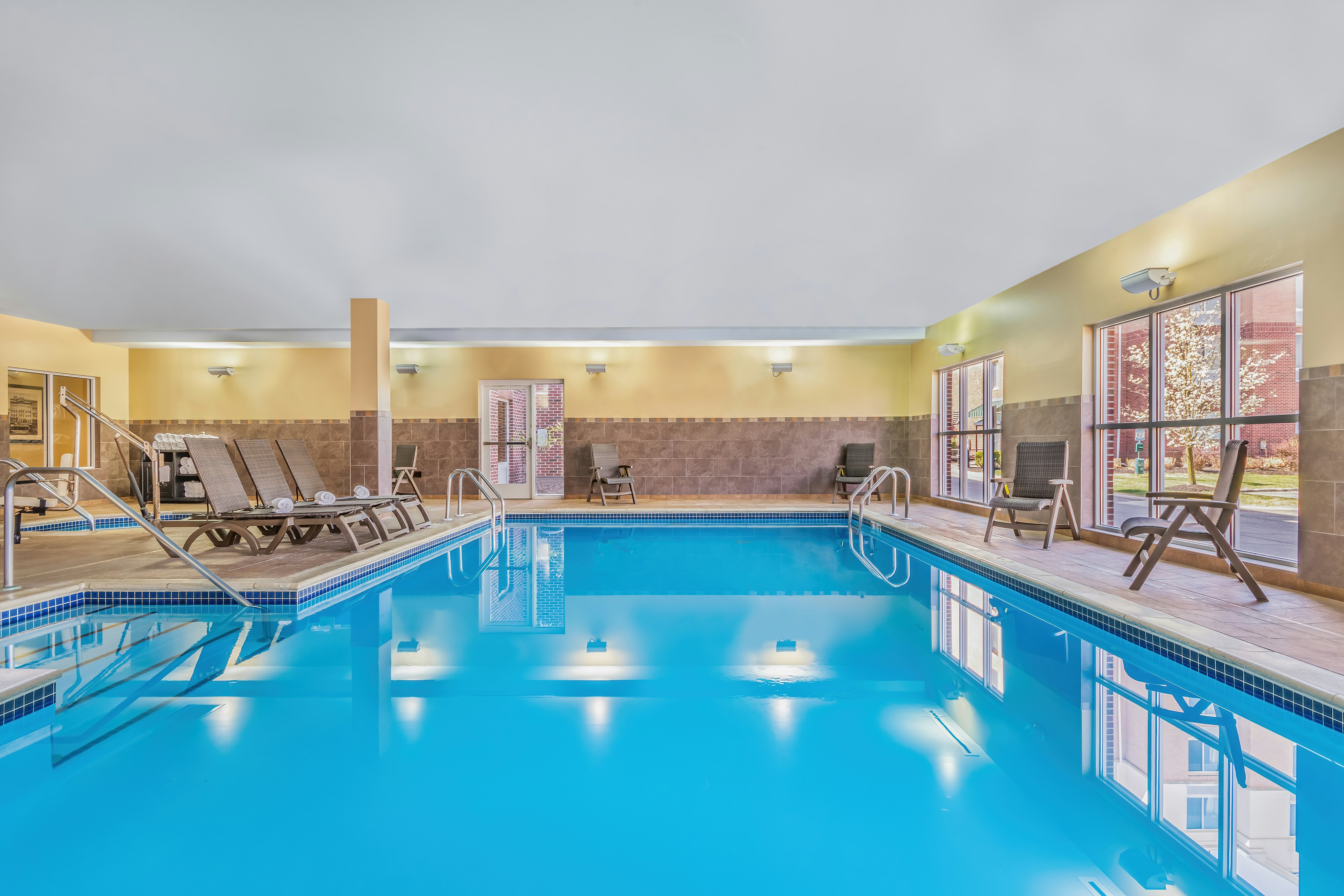 Hampton Inn Suites Detroit Airport Romulus 2/13