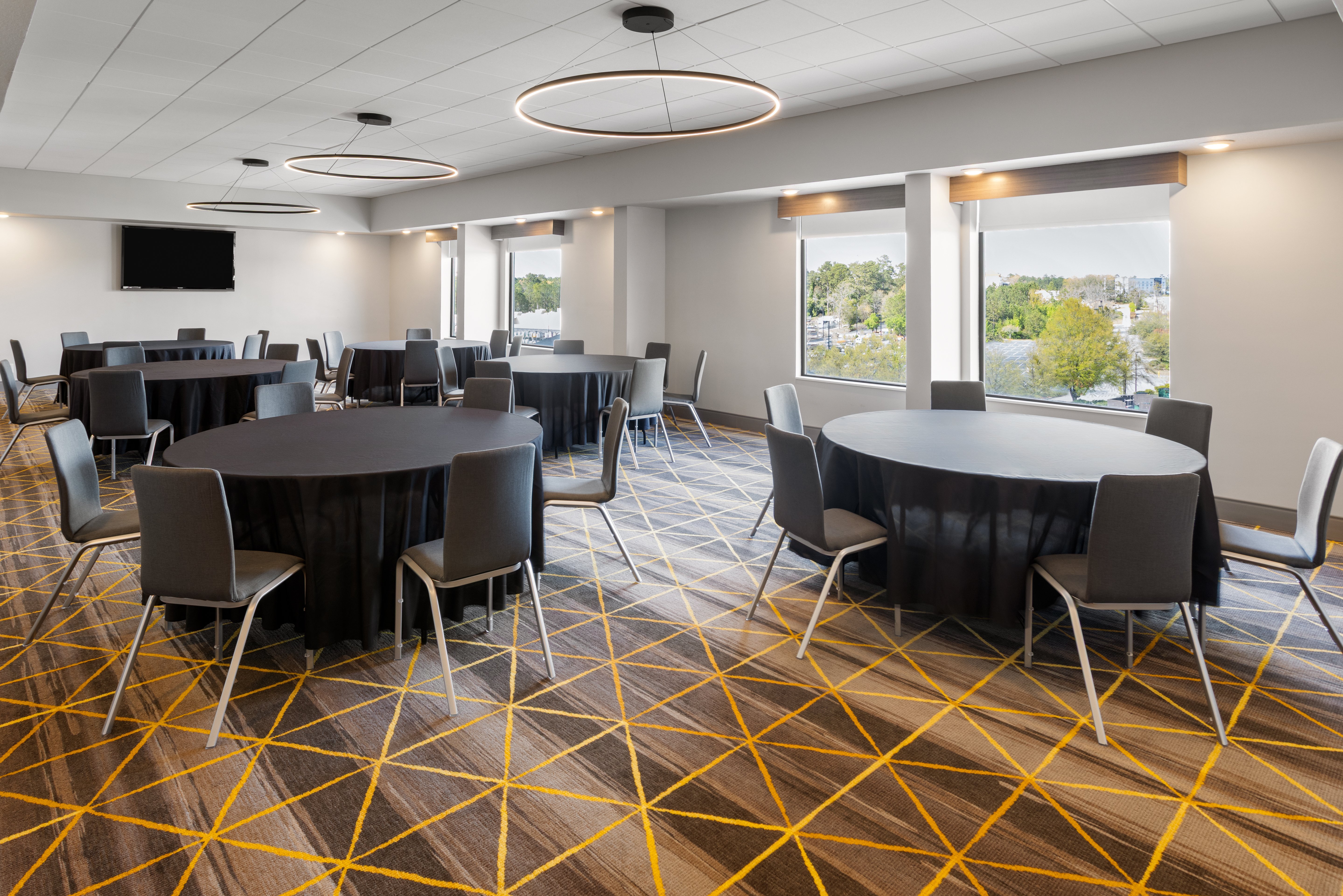 Holiday Inn & Suites Columbia NE - Ft Jackson Area by IHG 30/38