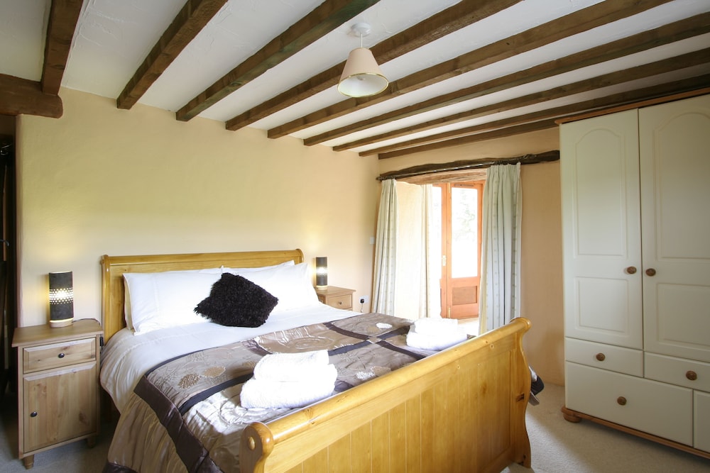 Polean Farm Cottages 4/50