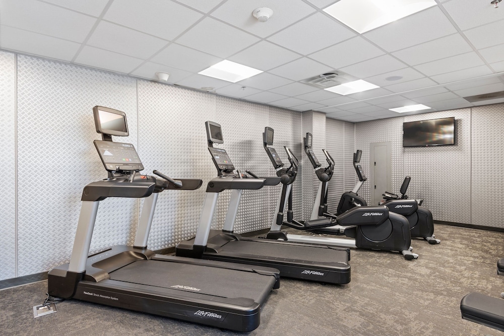 Fairfield Inn Suites Hickory 14/40