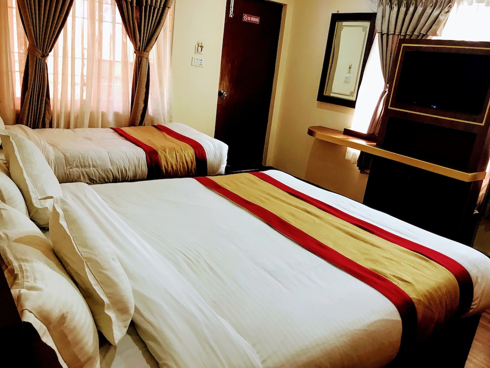 2 BEDROOMS, DELUXE, DOUBLE OR TWIN BED, GARDEN VIEW
