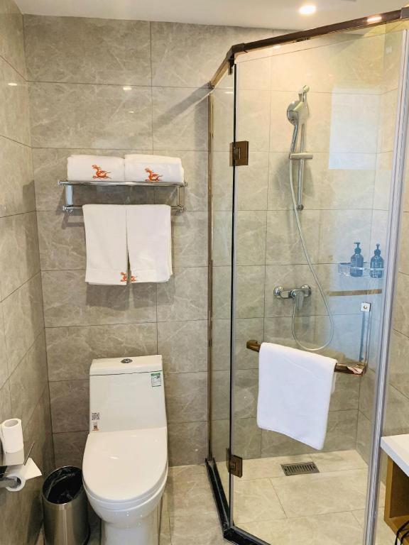 GreenTree Inn Qingdao Laixi High-speed Railway Station Shenzhen Road Express Hotel 46/47