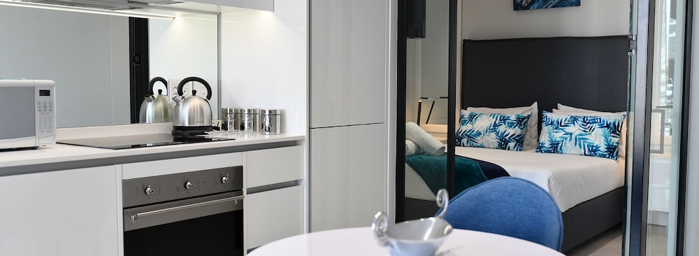 Ellipse Executive Apartment 48/50