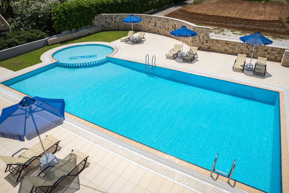 Irini Stalos Apartments 42/50