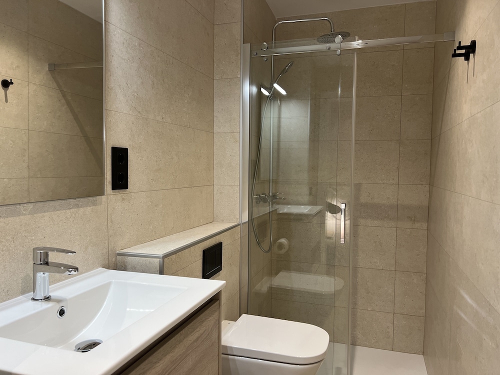 APARTAMENTOS LAFORJA 45/51