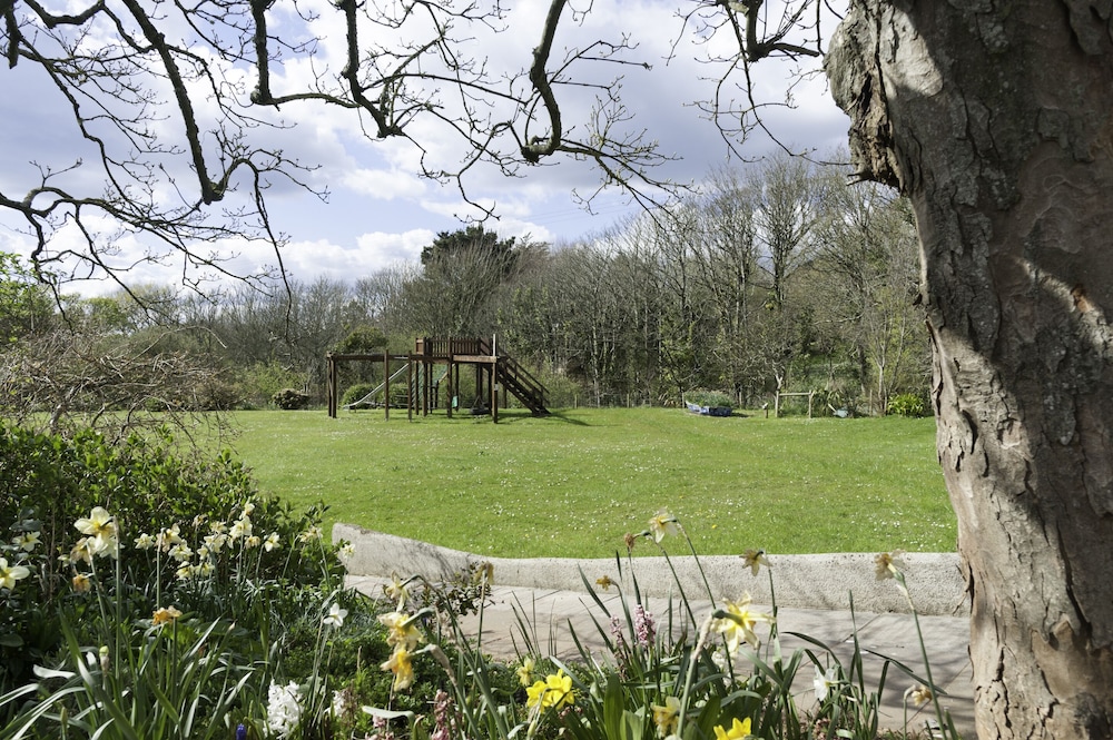 Burton Farmhouse 16/21