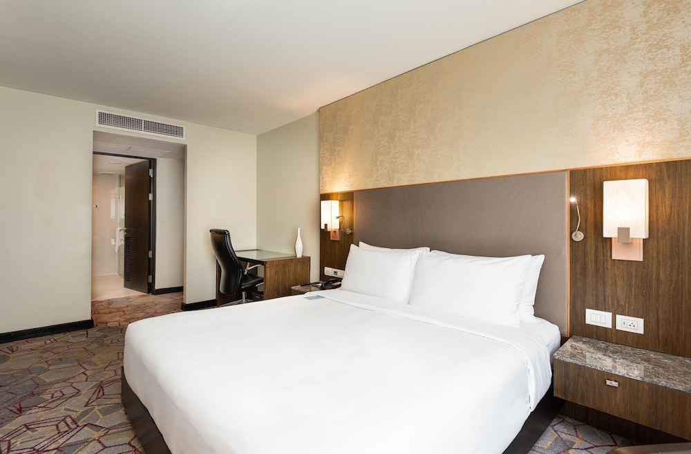 1 BEDROOM, PREMIUM, SUITE