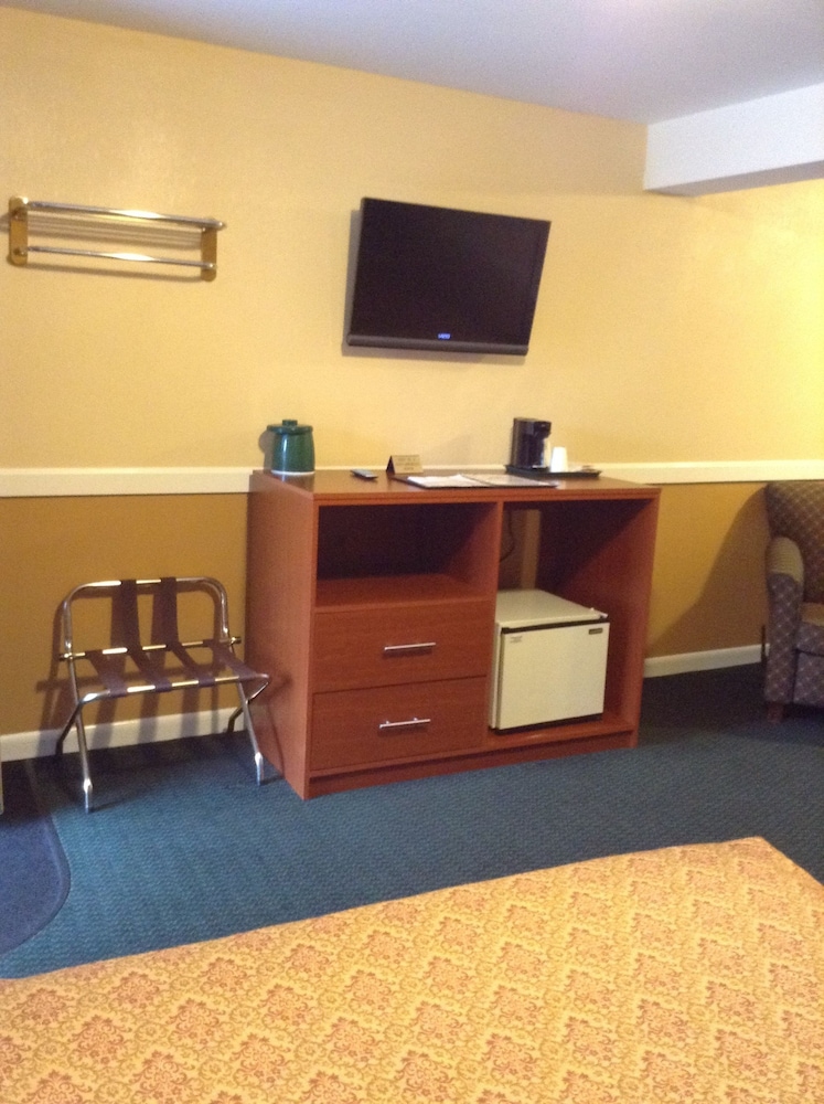Briarcliff Motel 18/30