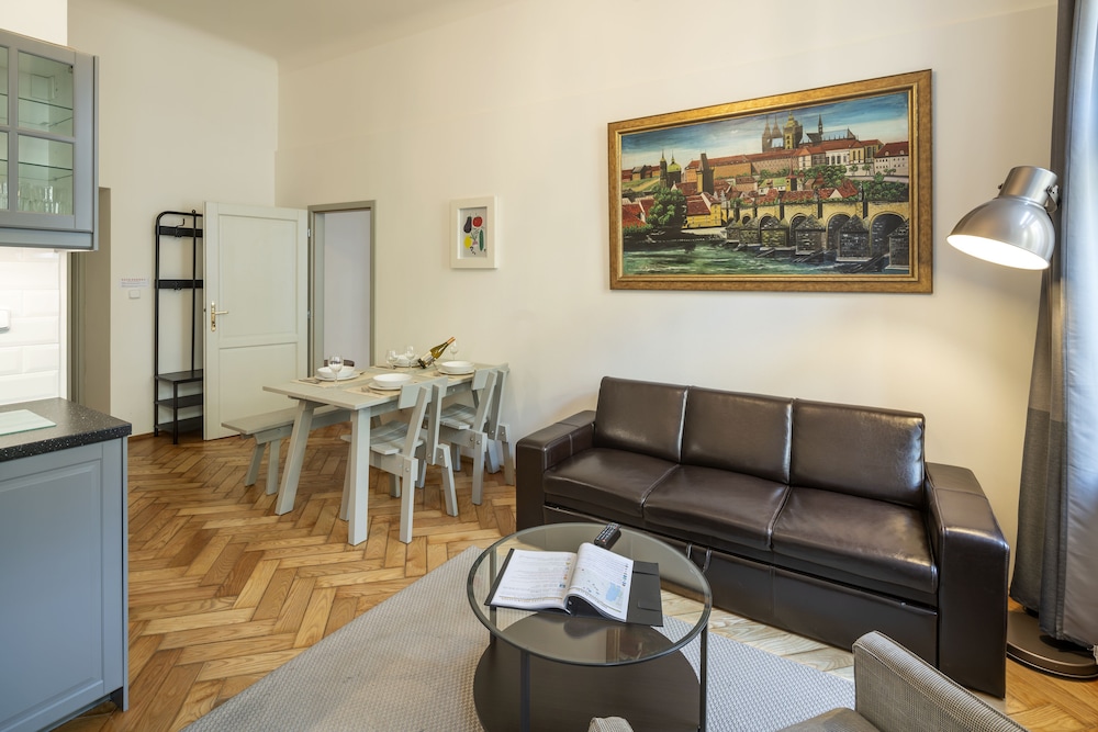 Old Town Aparthotel Michalska 51/75