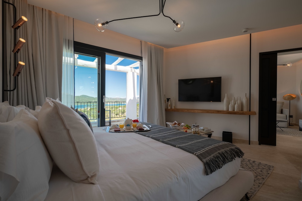 Sulia House Porto Rotondo, Curio Collection by Hilton 27/99