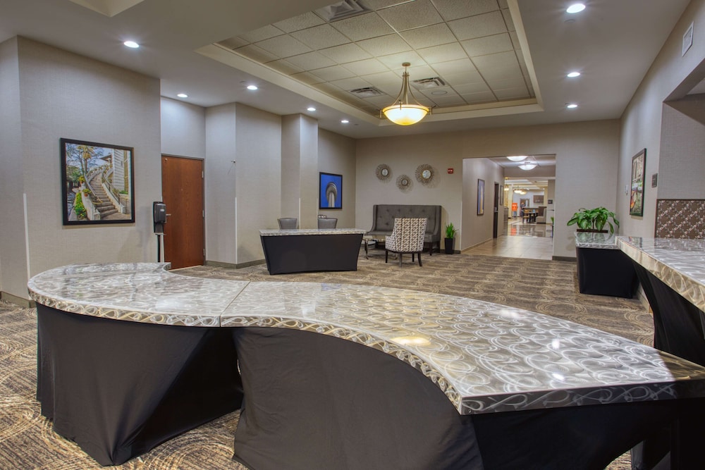 Drury Inn & Suites Near La Cantera Parkway 7/50