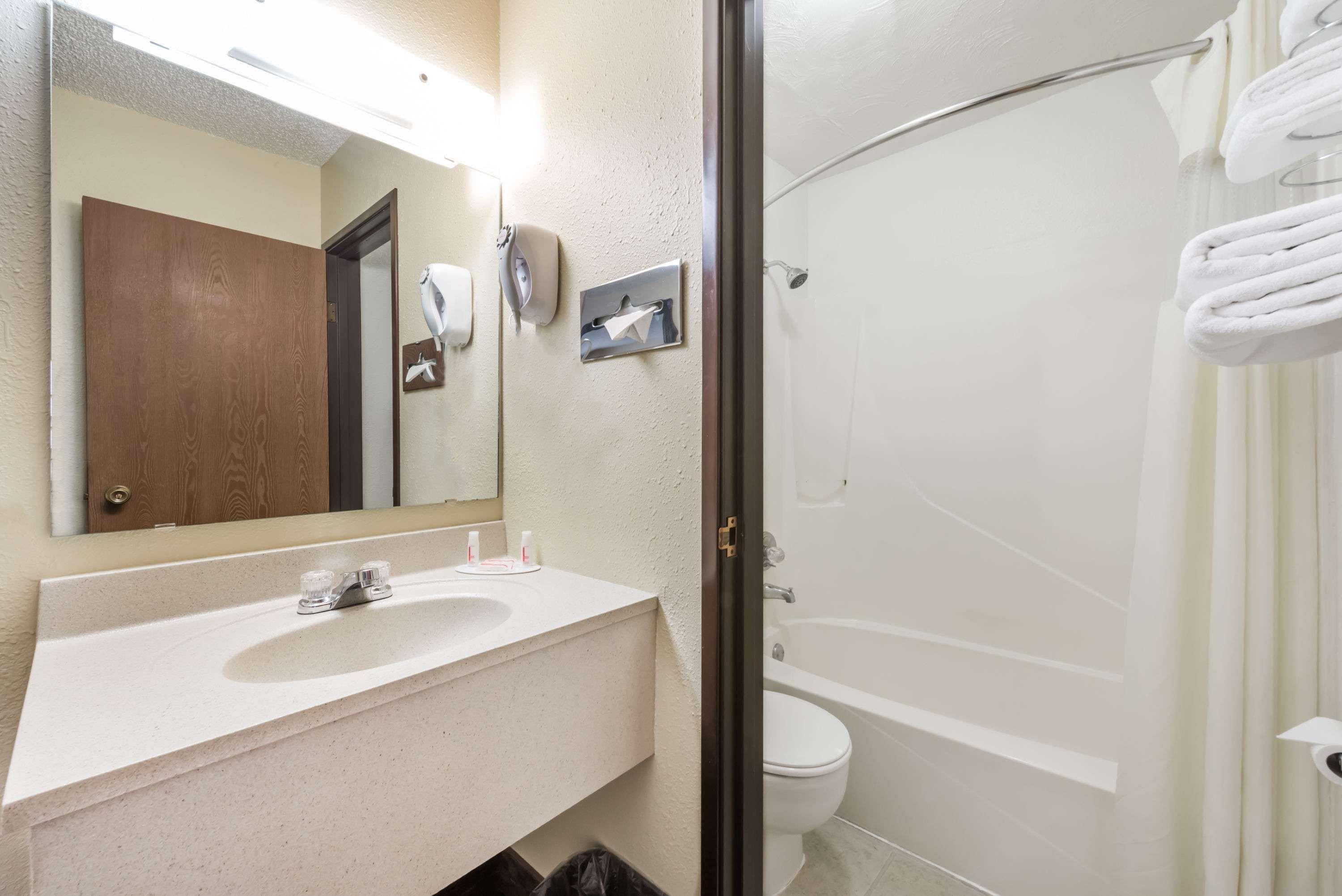 Super 8 by Wyndham Canon City 23/23