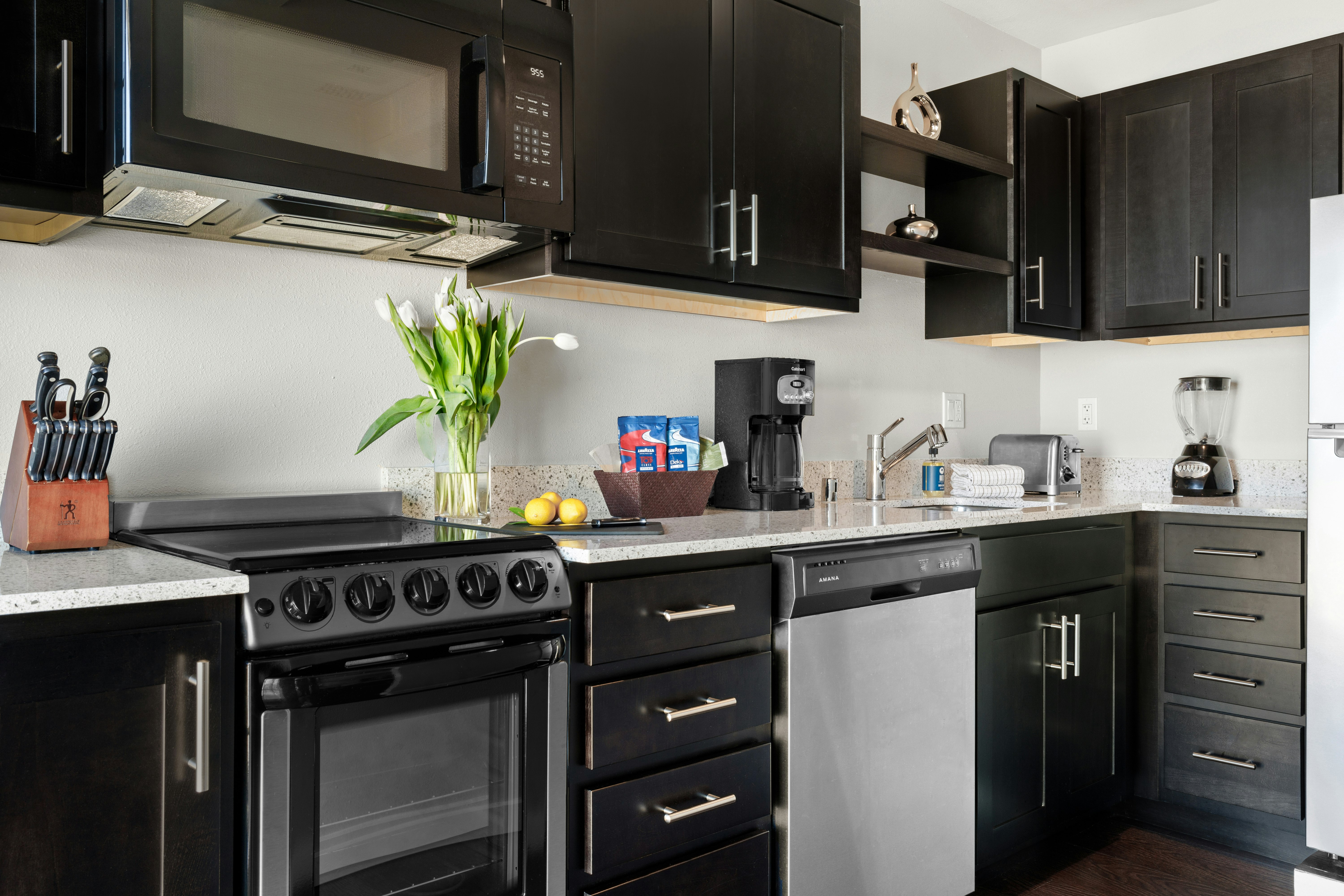 Suites At Fishermans Wharf 21/30