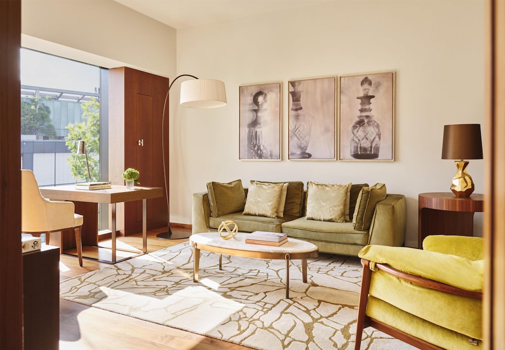 PARK HYATT ZURICH 53/80