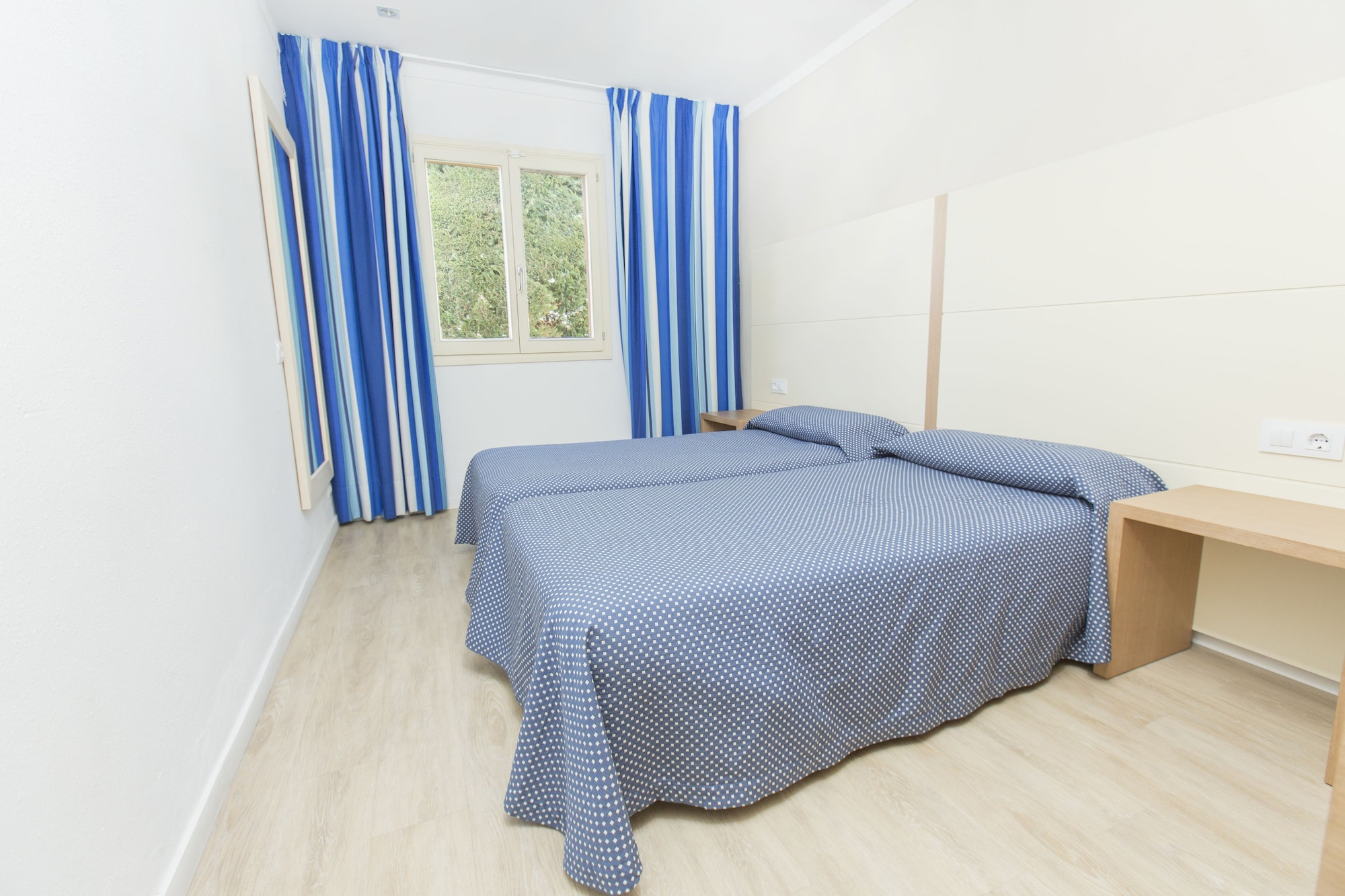 1 BEDROOM, APARTMENT, TWIN BEDS, 2 SOFA, BALCONY