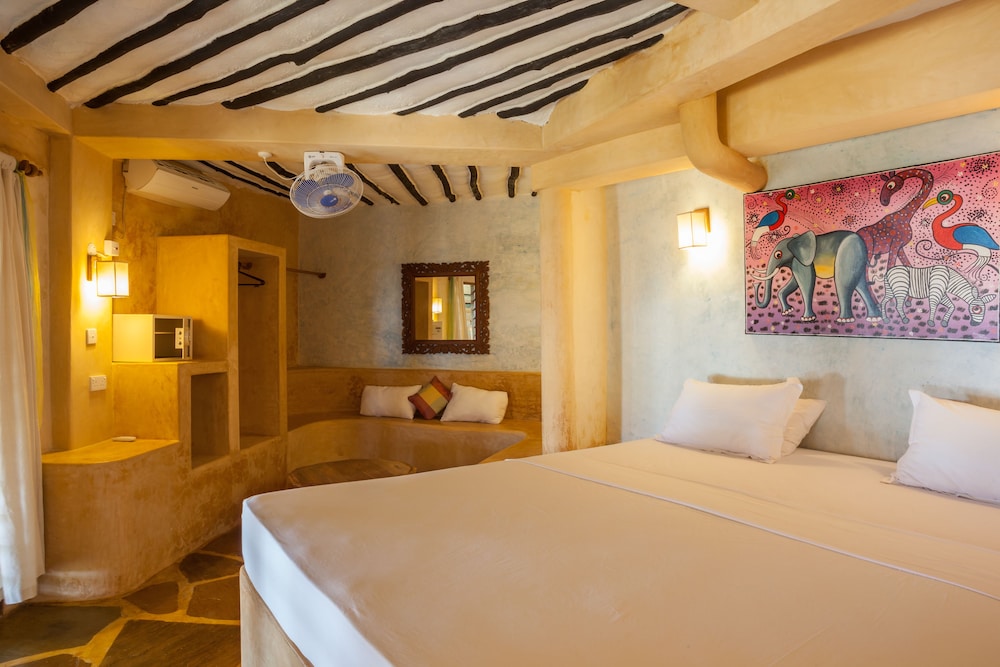 Blue Marlin Beach Hotel 10/50