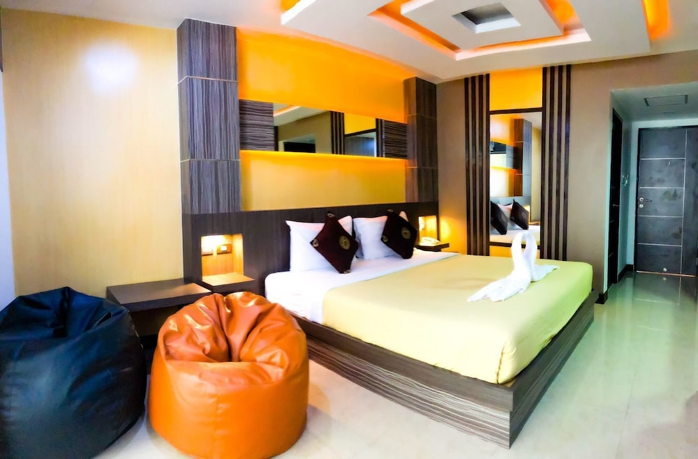 Mr.Mac's Hotel 18/50