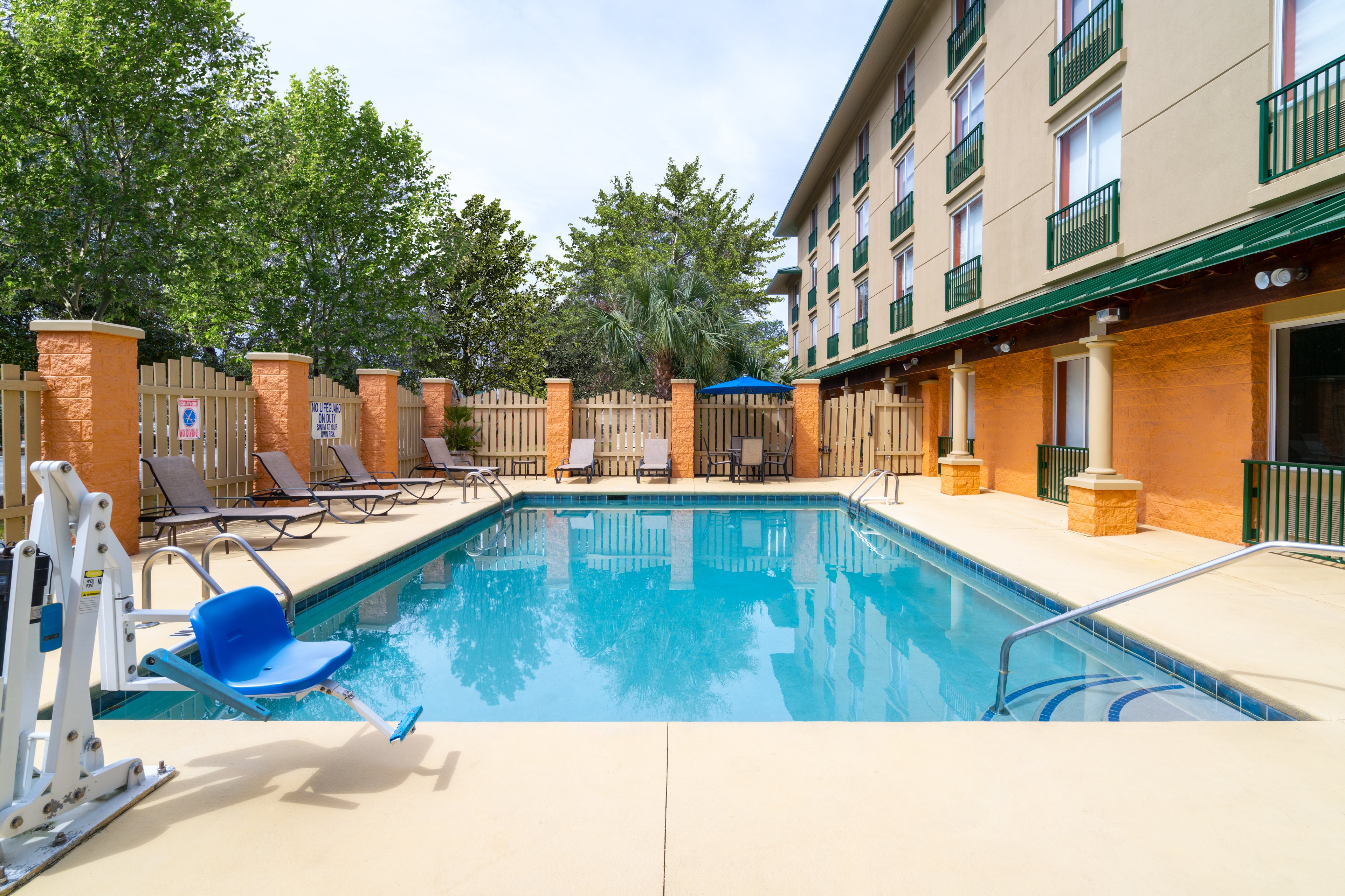 Holiday Inn Express Bluffton At Hilton Head Area 79/80