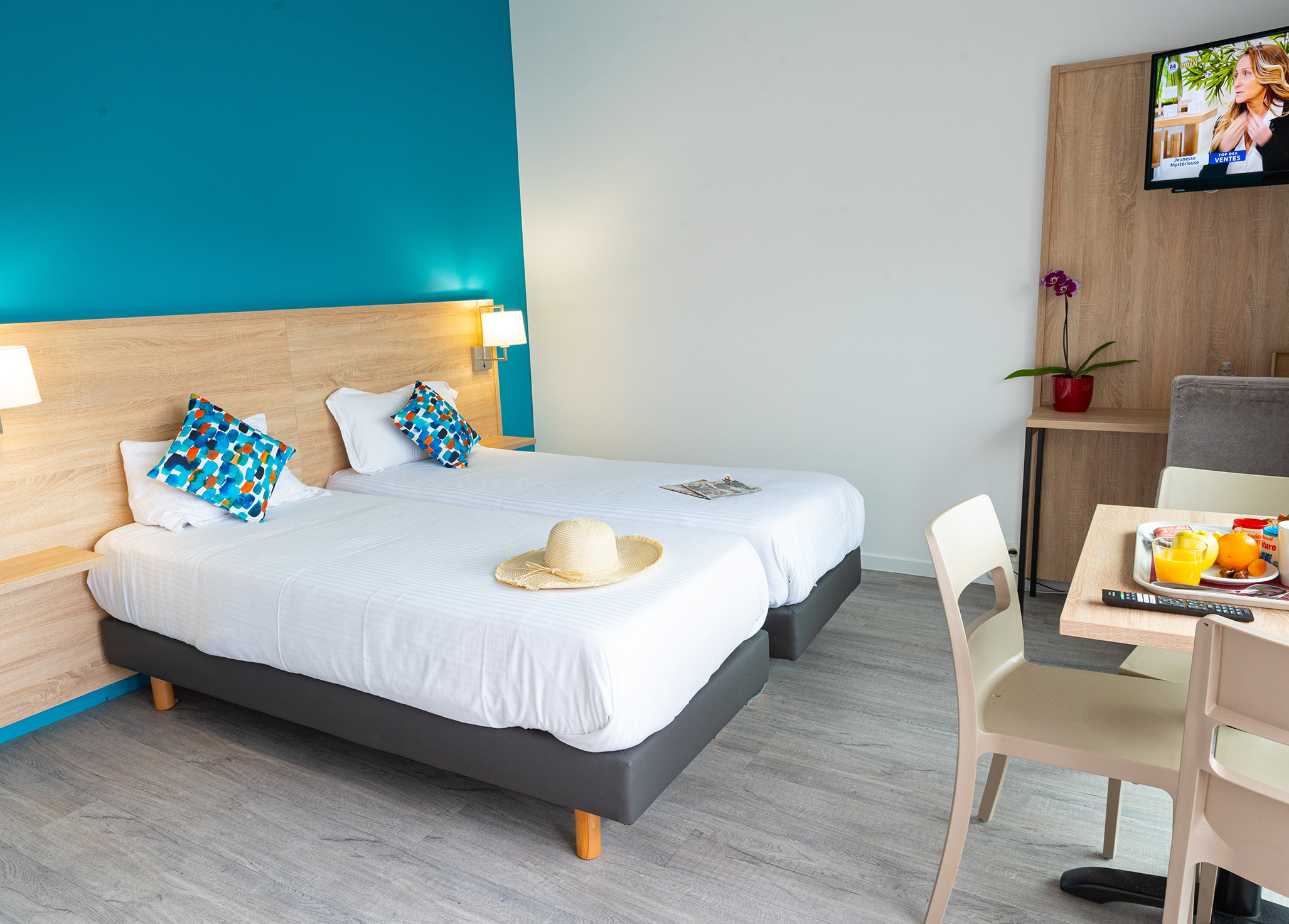Standard, Twin Beds