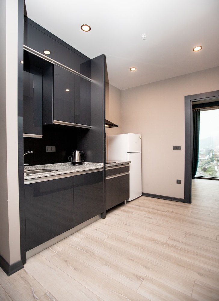 Marina Green Suite Hotel 8/41