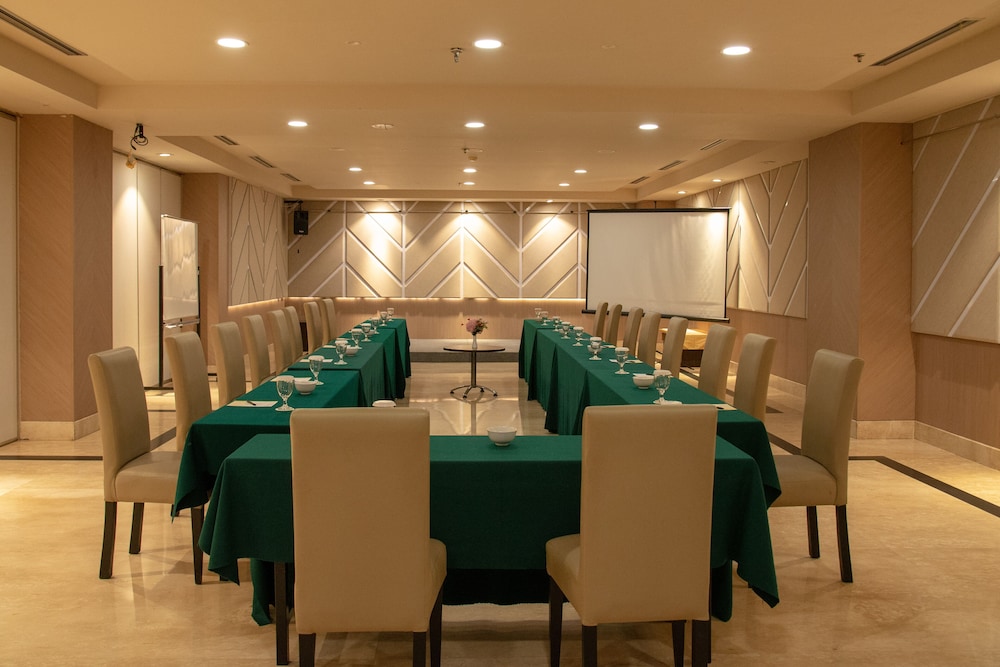 Orchardz Hotel Industri 23/30